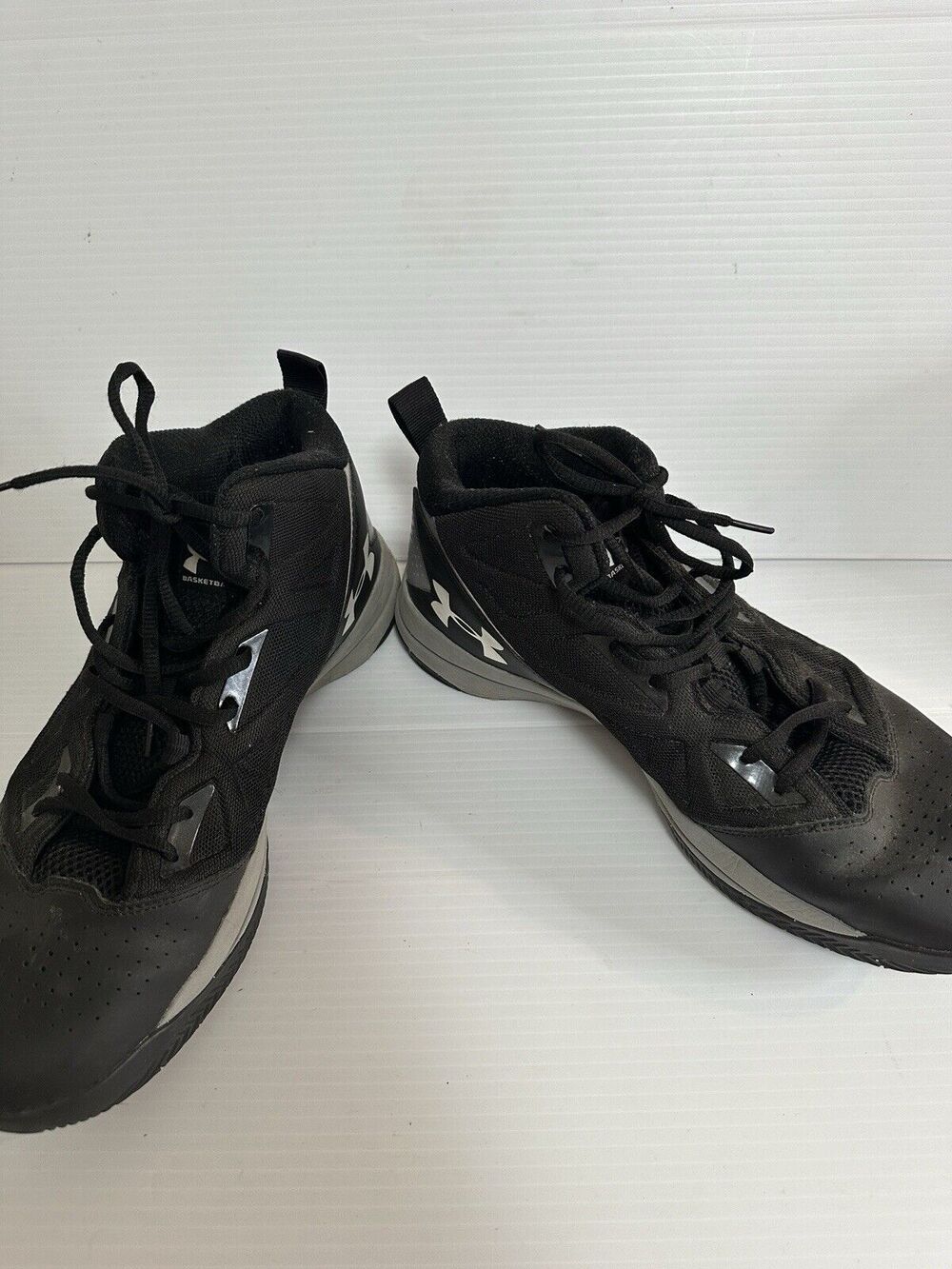 Under Armour Jet Mid-Black Men's Size 11.5